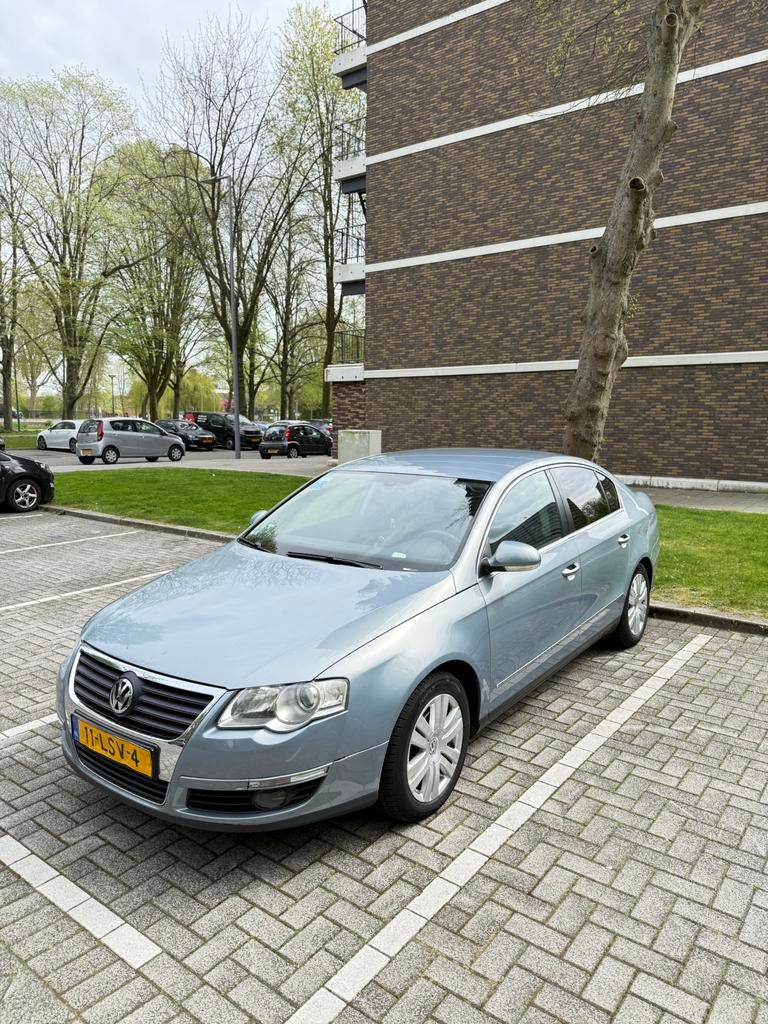 Volkswagen Passat 1.8 Tfsi 118KW 2010 Grijs -NAP, Auto's, Stof, 4 cilinders, 160 pk, Origineel Nederlands