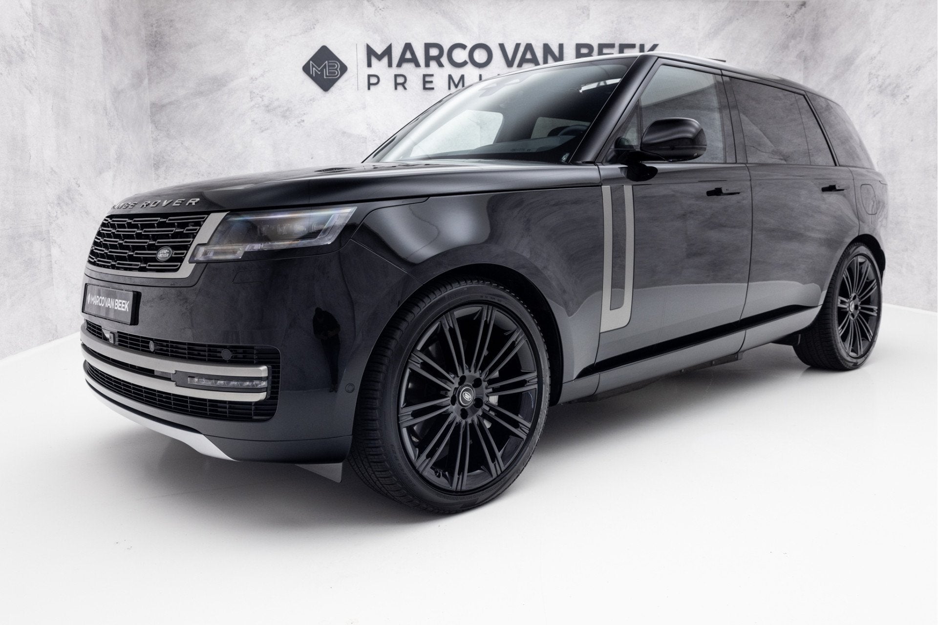 Land Rover Range Rover 3.0 P460e LWB HSE PHEV | Massage | 23, Automaat, 12 maanden, Leder en Stof, Plug-in hybride