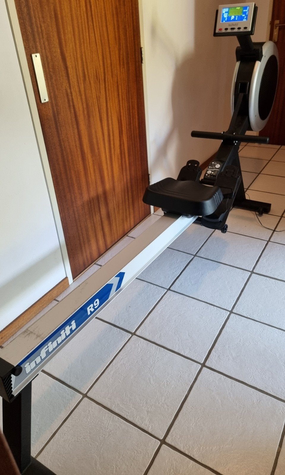 Roeitrainer Infinity R9 in zeer goede staat, Sport en Fitness, Ophalen, Metaal, Roeitrainer, Buik