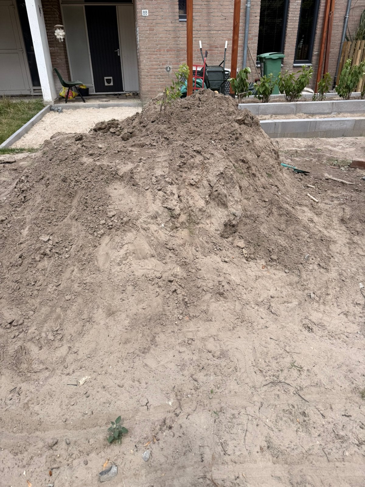 Tuinzand (tuinaarde , zwart zand), Ophalen, Zo goed als nieuw, Overige typen