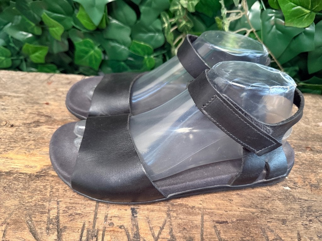 Nieuwe mooie leren sandalen van loints of holland  maat 38, Kleding | Dames, Zwart, Loints of holland, Nieuw, Loints of holland