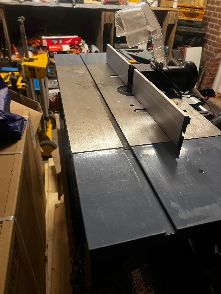 Freesbank voor hout, Ophalen, Overige soorten, Zo goed als nieuw, HBM machines