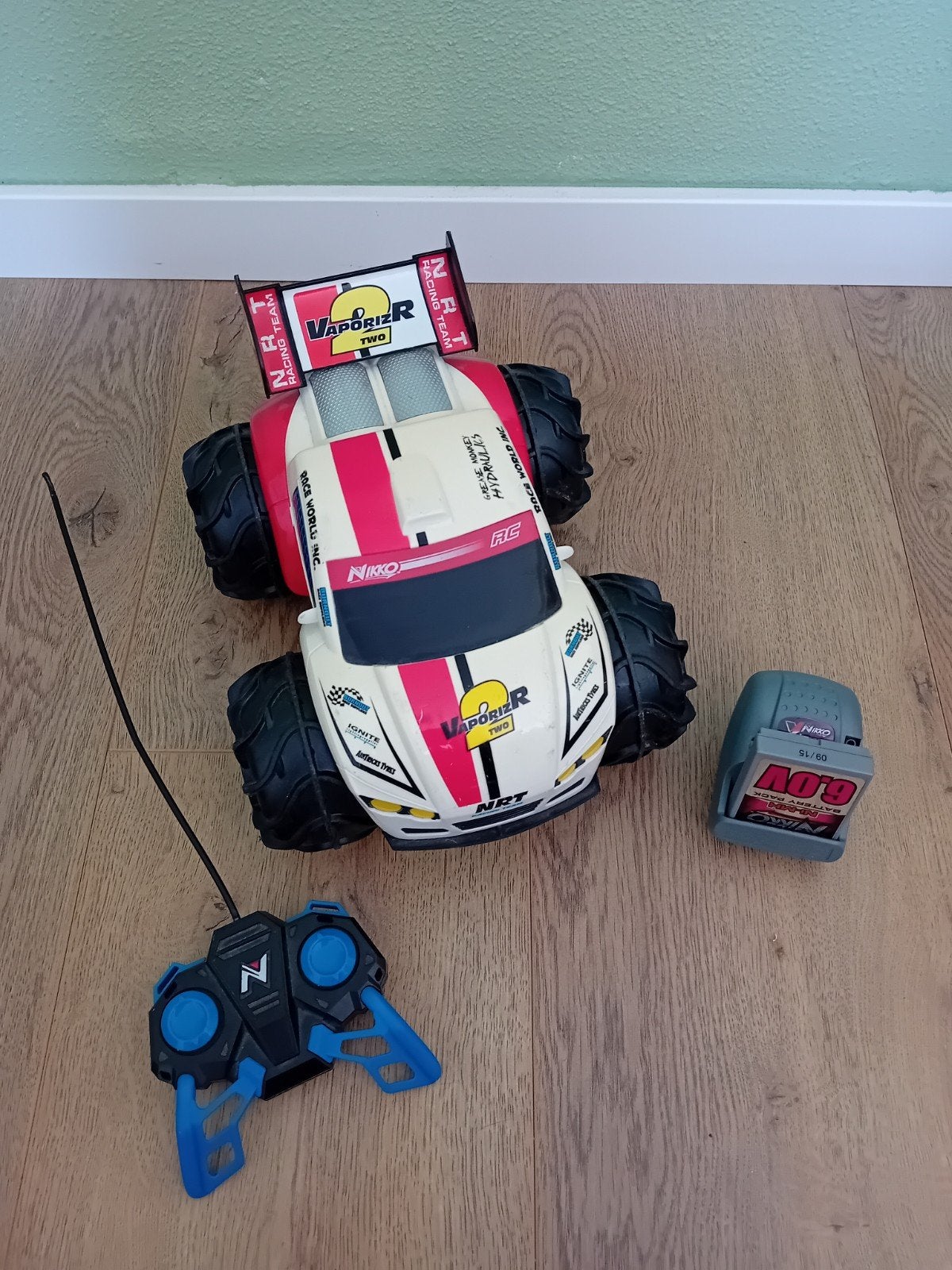 Nikko vaporizr2 afstandbestuurbare auto, Hobby en Vrije tijd, Modelbouw | Radiografisch | Auto's, Ophalen of Verzenden, Overige schalen