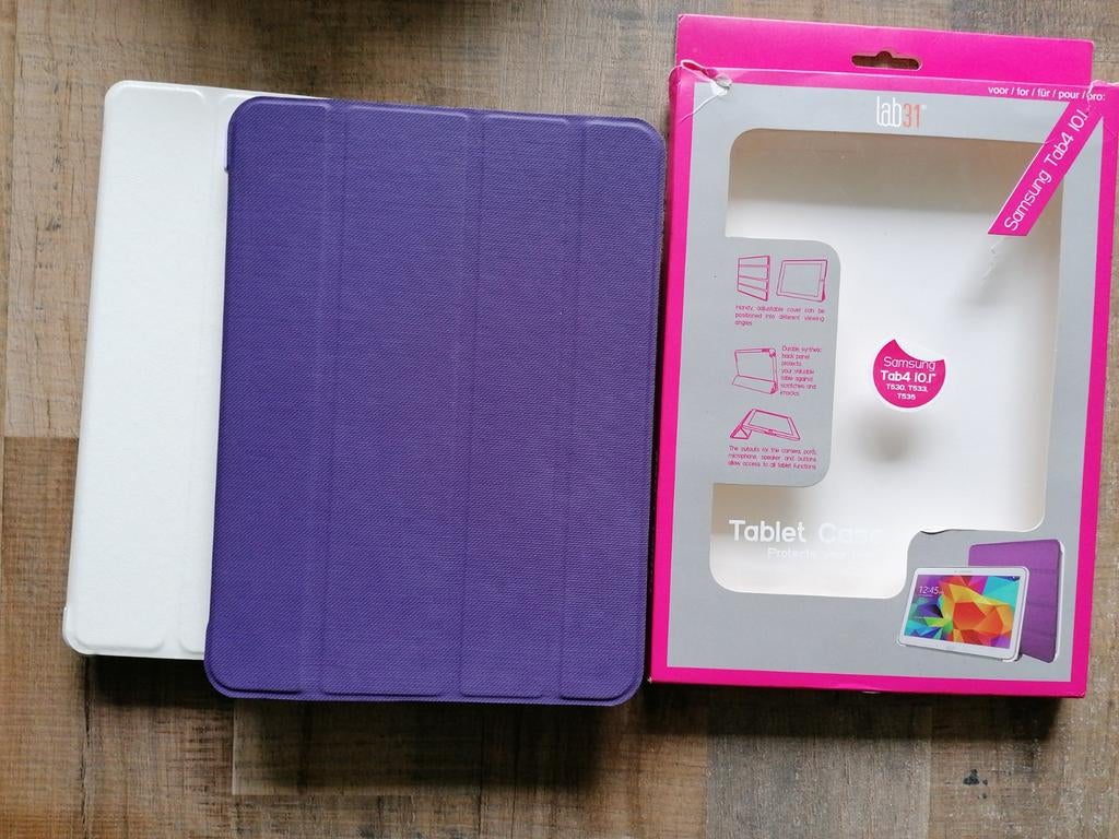 Tablet hoes paars en wit 2 voor €5.00, Ophalen
