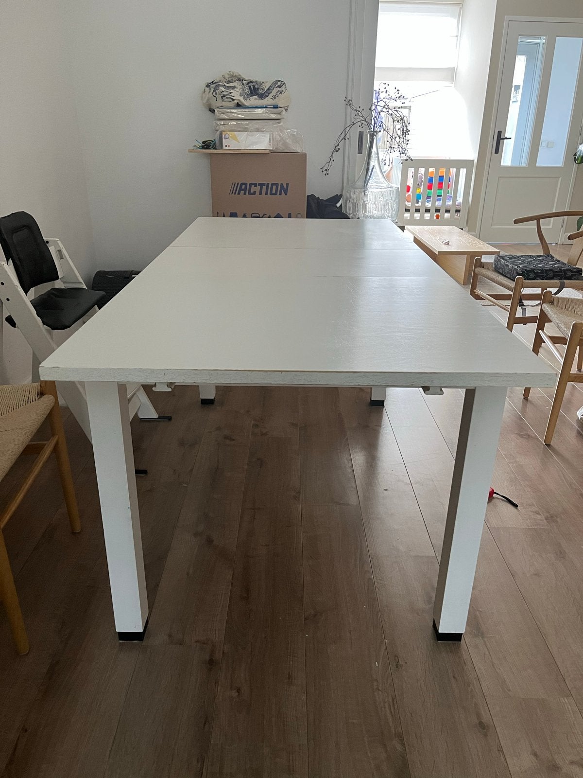 Gratis: Witte IKEA Bjursta uitschuifbare eettafel, Huis en Inrichting, Tafels | Eettafels, Ophalen, Gebruikt, 50 tot 100 cm, Vijf personen of meer