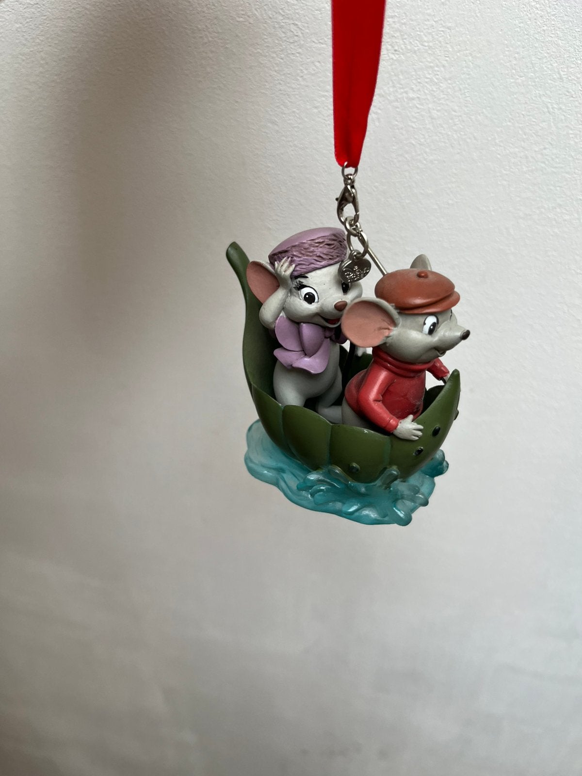 Disney Bernard en Bianca de Reddertjes ornament, Ophalen of Verzenden, Overige figuren, Zo goed als nieuw, Beeldje of Figuurtje