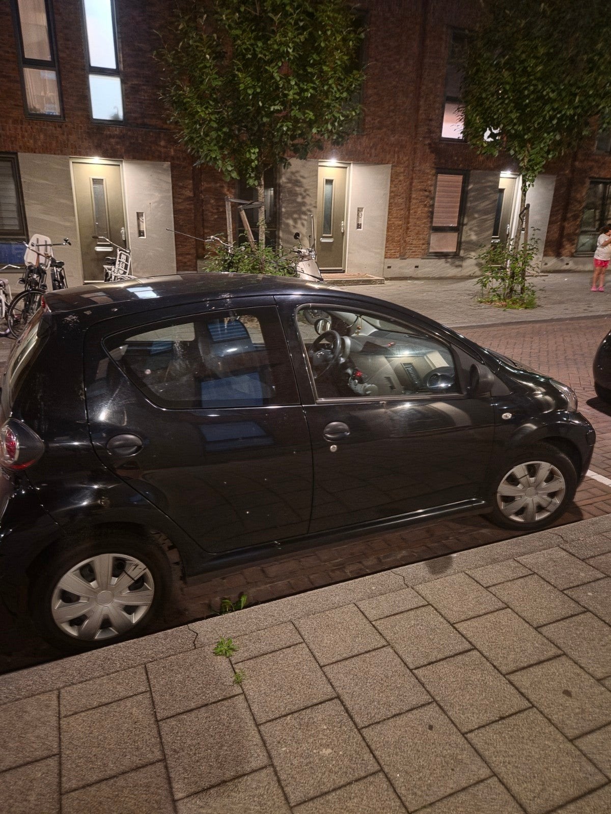 Toyota Aygo 1.0 12V Vvt-i 5DRS 2011 Zwart, Auto's, Toyota, Voorwielaandrijving, 4 stoelen, Origineel Nederlands, Handgeschakeld