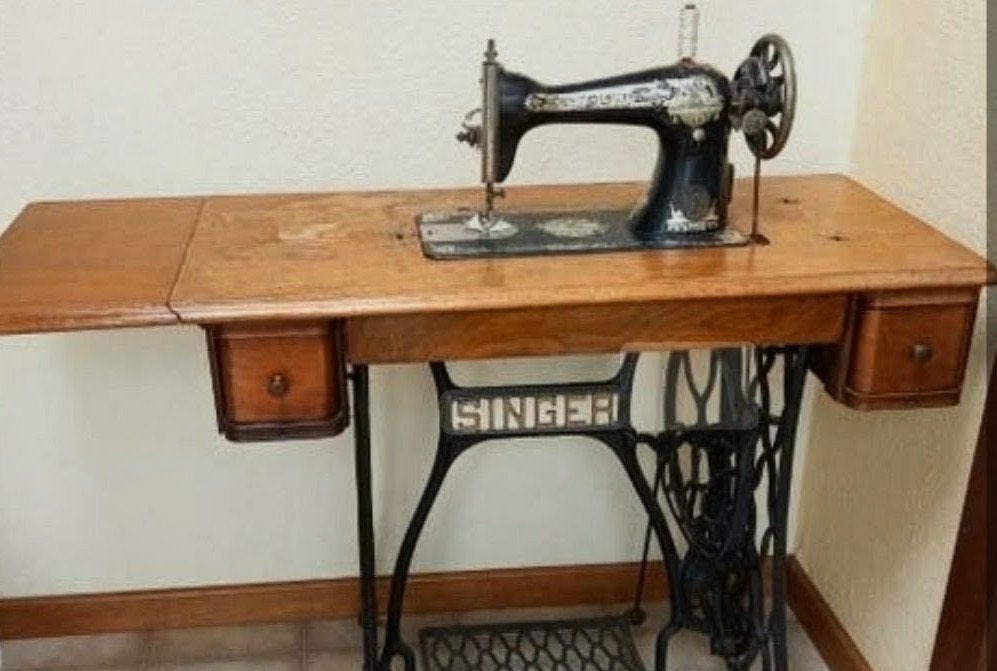 GEZOCHT:  GOEDWERKENDE SINGER TRAPNAAIMACHINE., Ophalen of Verzenden