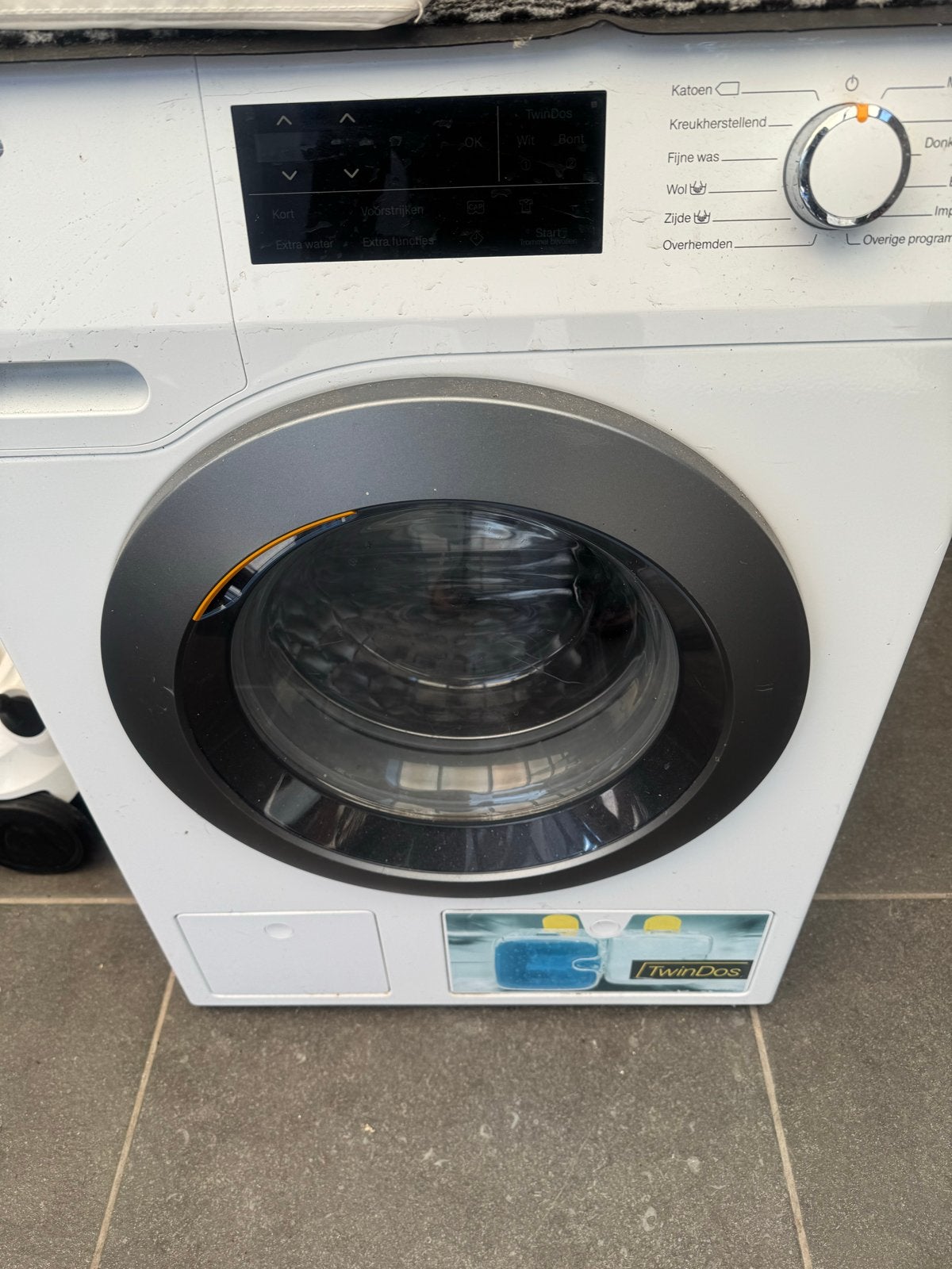 Miele W1 Wasmachine TwinDos & 9kg - Zo goed als nieuw, Witgoed en Apparatuur, Ophalen, 1200 tot 1600 toeren, 8 tot 10 kg, Niet werkend