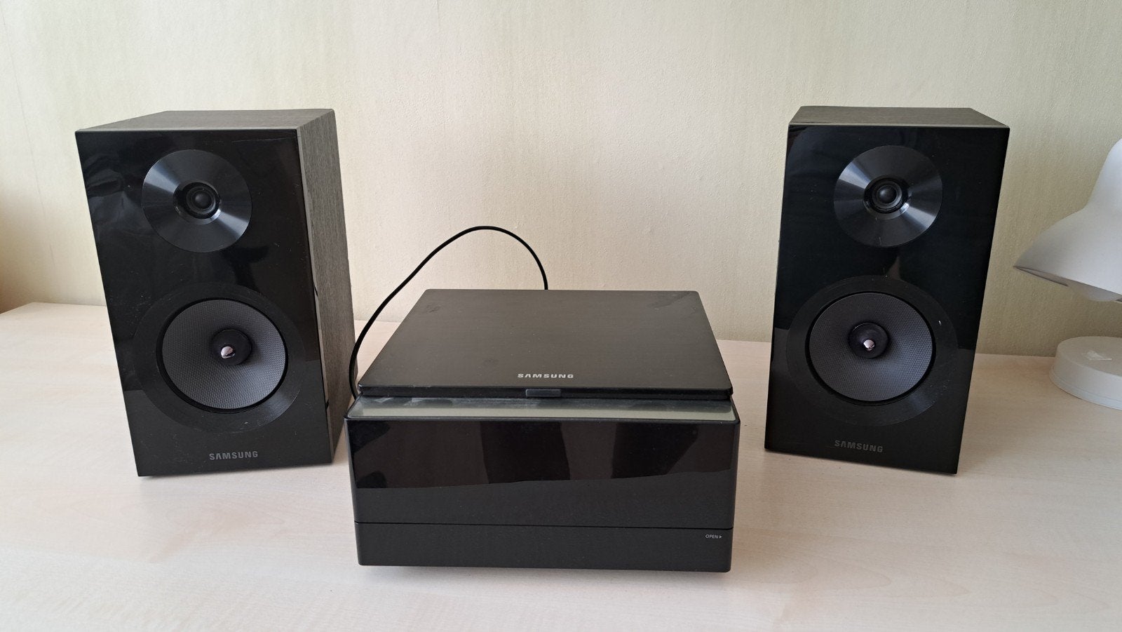 Samsung DVD/CD speler met 2 luidsprekers en HDMI, Ophalen of Verzenden