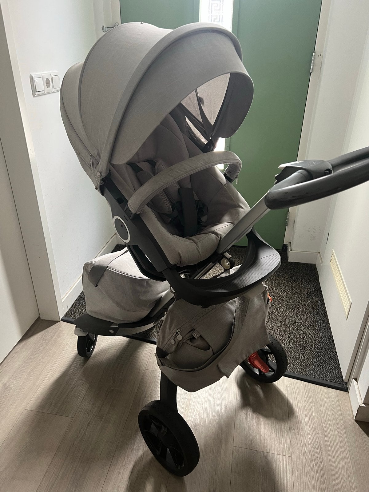 Complete Stokke Xplory V6 kinderwagen set met accessoires, Kinderen en Baby's, Kinderwagens en Combinaties, Gebruikt, Combiwagen