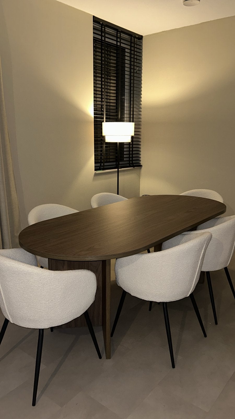 Ovale eettafel - met punt poten, Ophalen, 200 cm of meer, 50 tot 100 cm, Zo goed als nieuw