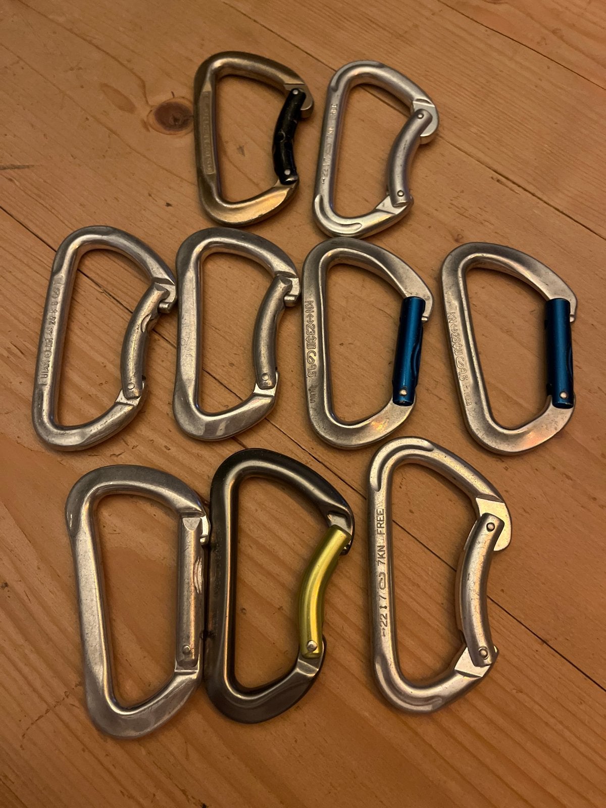 Carabiners van voorklimsetjes - Petzl, Kong, Dmm, Faders, Sport en Fitness, Ophalen of Verzenden, Gebruikt, Klimsport-accessoire
