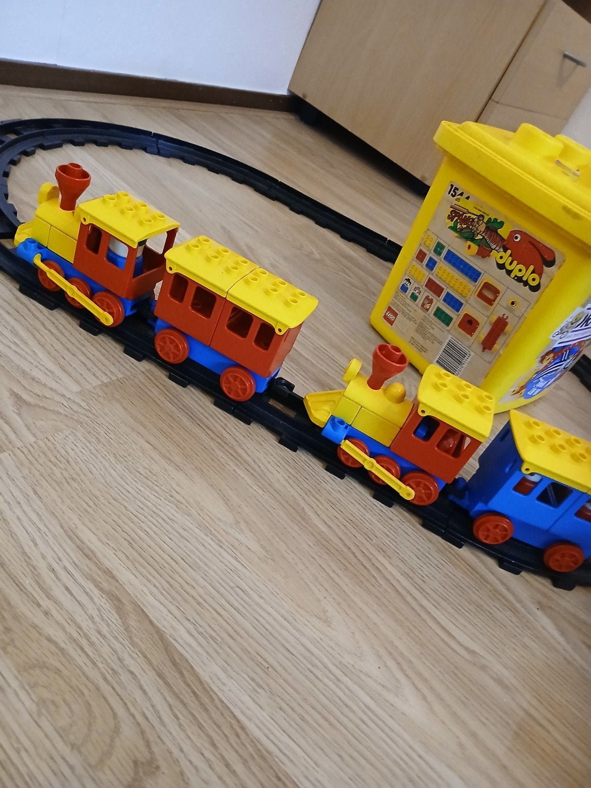 Lego Duplo Trein met Rails en Bouwstenen in Ton, Kinderen en Baby's, Speelgoed | Duplo en Lego, Gebruikt, Overige thema's, Inclusief doos