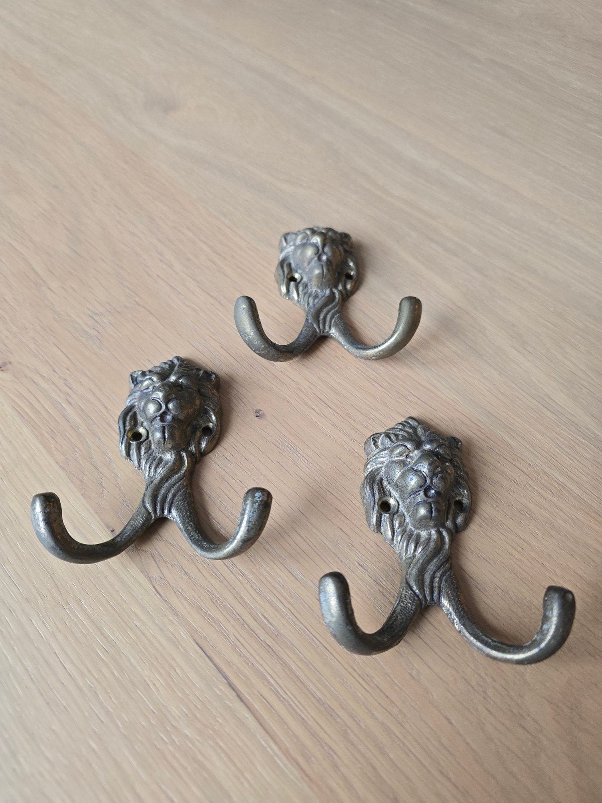 3x antieke historische koperen Leeuwenkop kapstokhaken €25, Ophalen of Verzenden, Koper
