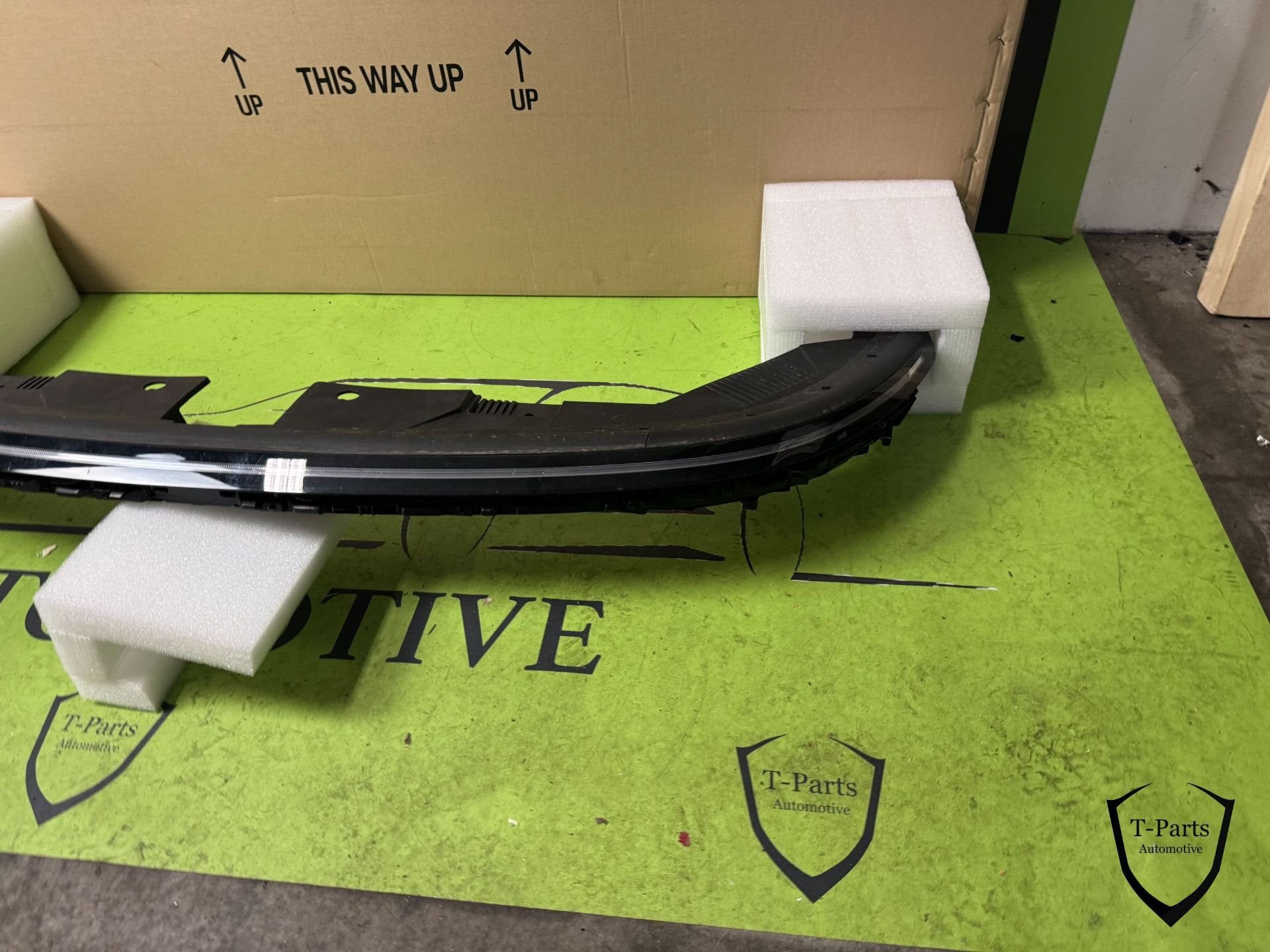 hyundai kona licht balk koplamp midden 92209BE100, Gebruikt, Heolleung-ro 12
06797  Seoul, Ophalen of Verzenden, Info@hyundai.com