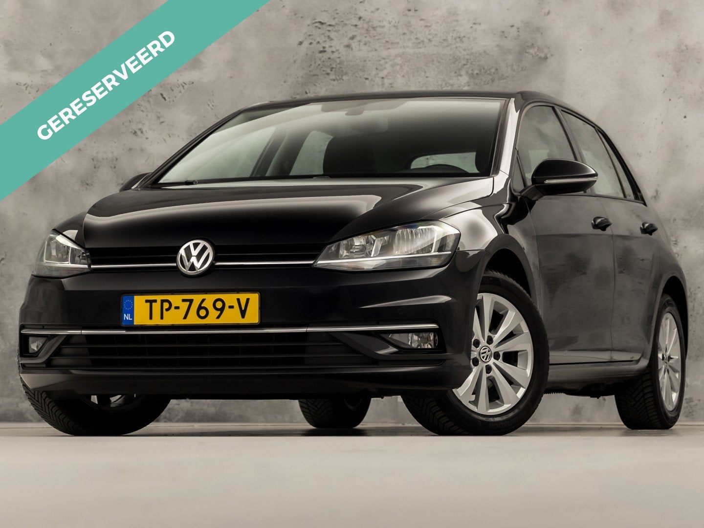 Volkswagen Golf 1.0 TSI Sportline (APPLE CARPLAY, GROOT NAVI, 12 maanden, Zwart, Origineel Nederlands, Bedrijf