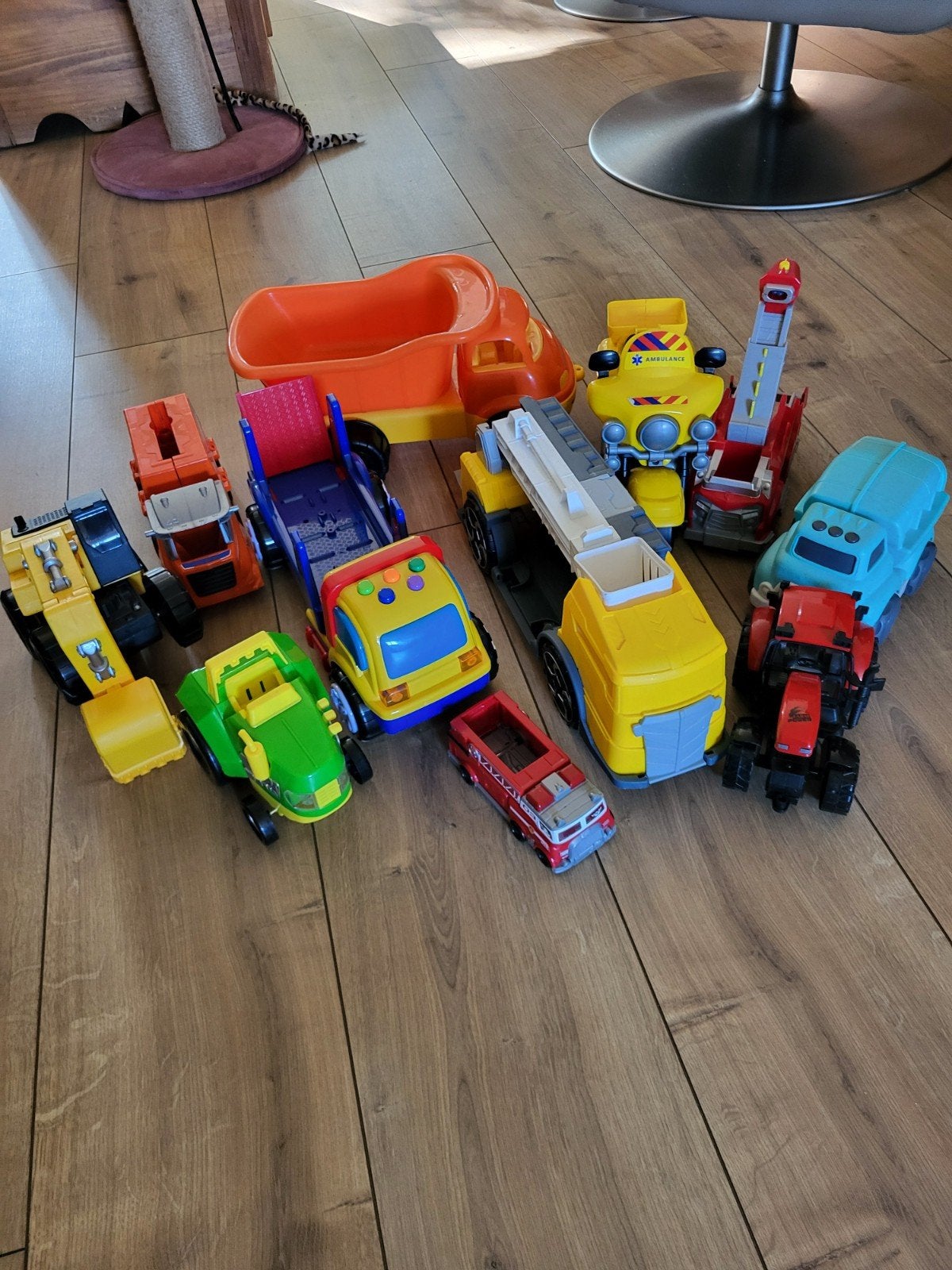 Auto's, vrachtwagens en racebaan - leuk voor Sinterklaas!, Ophalen of Verzenden