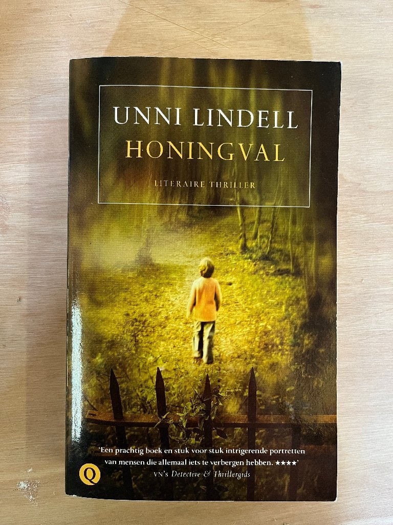 boek:  Honingval,	Unni Lindell, Ophalen of Verzenden, Zo goed als nieuw, Unni Lindell, Europa overig