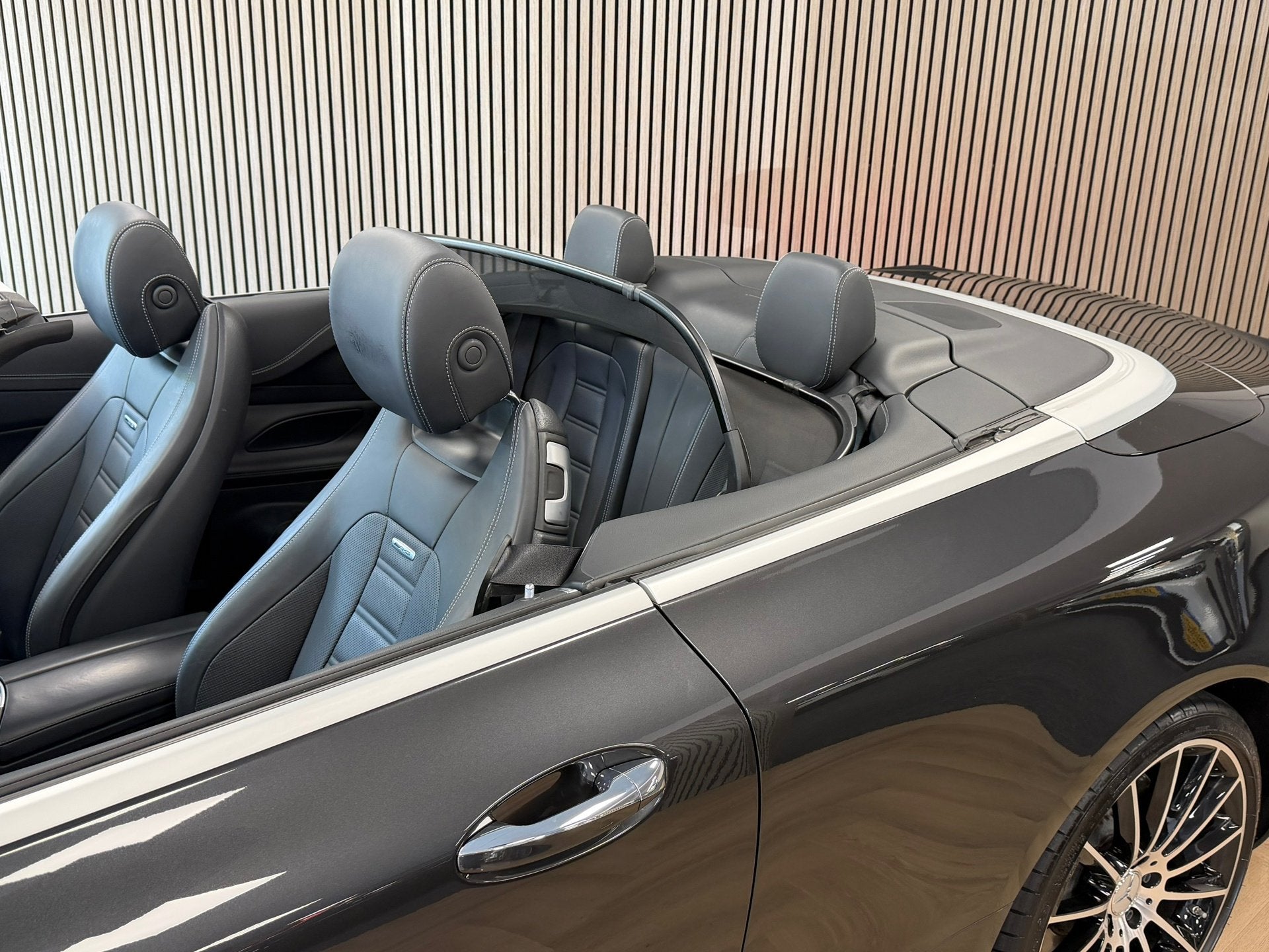 Mercedes-Benz E-klasse Cabrio AMG 53 4MATIC CAMERA 360 MEMOR, Auto's, 435 pk, Gebruikt, Euro 6, Bedrijf