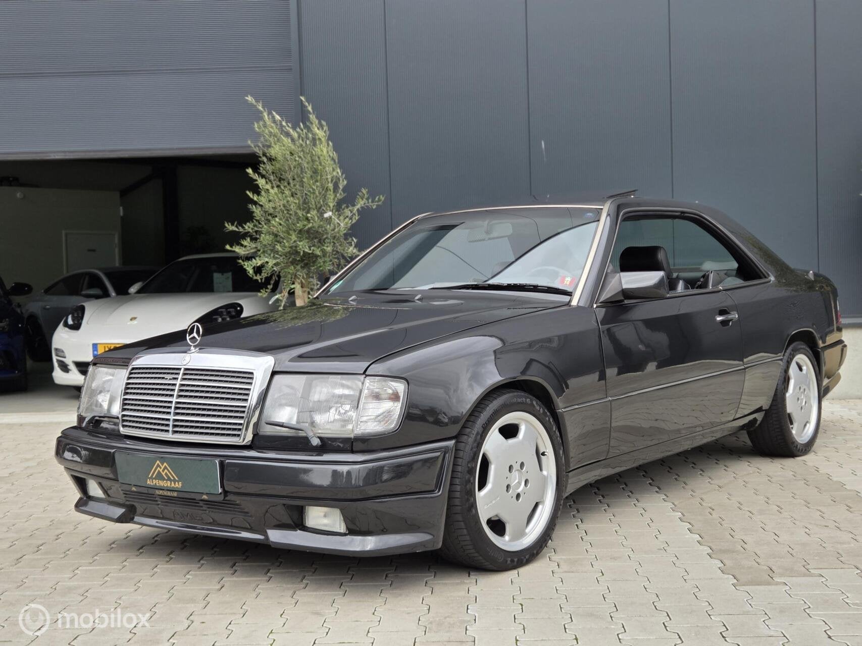 Mercedes 300 CE AMG W124 Schuifdak|Leder|Cruisecontrol|Airco, Auto's, Automaat, Achterwielaandrijving, Overige modellen, 179 pk
