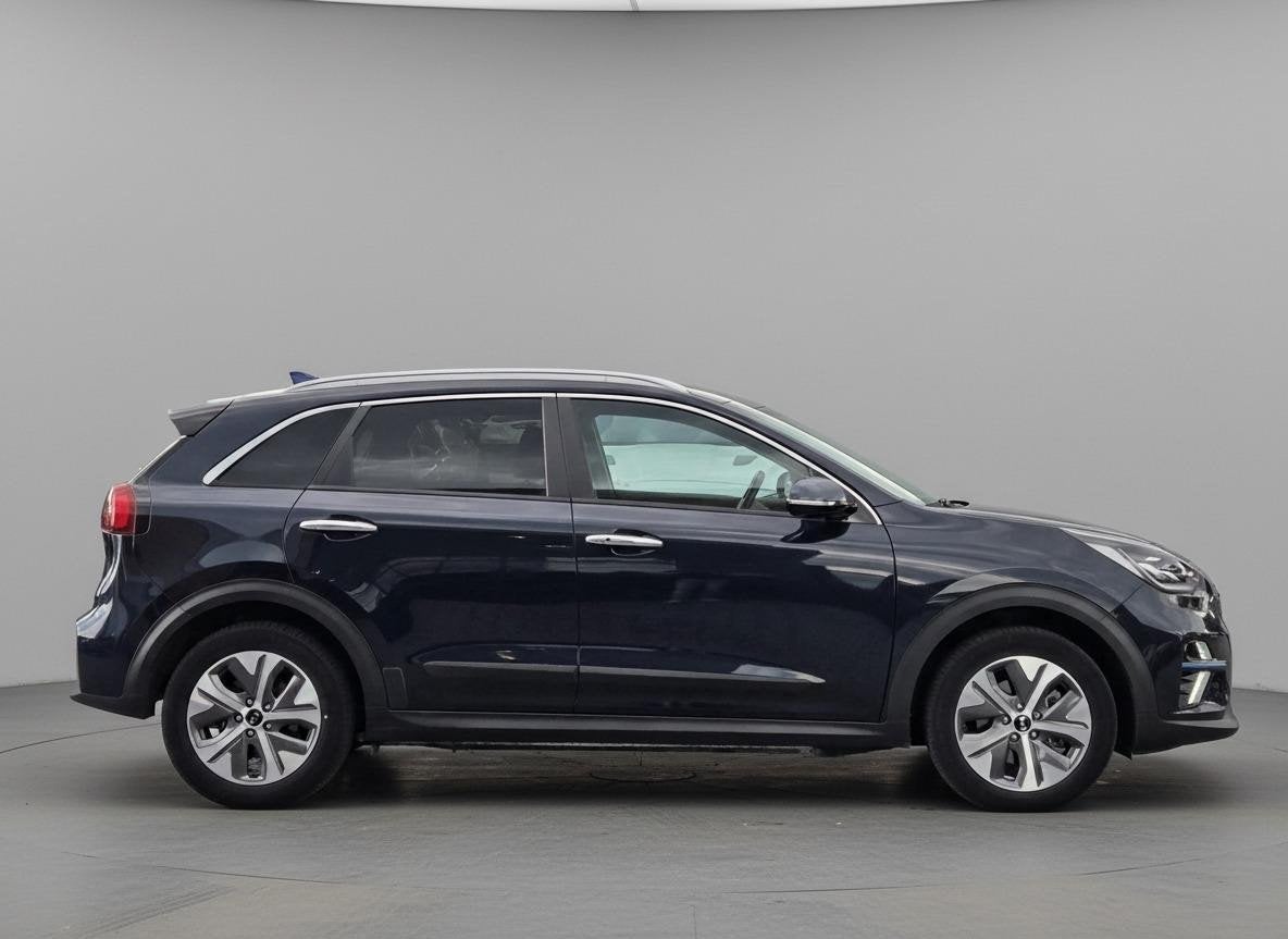 Kia e-Niro DynamicPlusLine 64kWh | Schuifdak | Camera | SOH, Gebruikt, 1712 kg, Blauw, 64 kWh