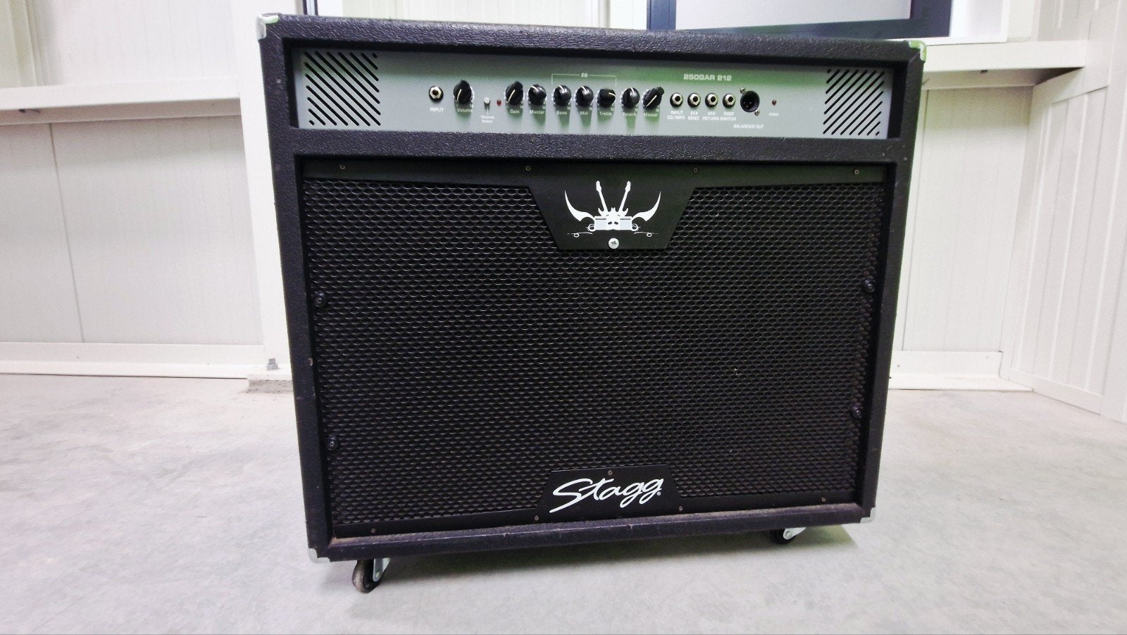 Krachtige Stagg 250GAR 212 gitaarversterker (Combo), Muziek en Instrumenten, Ophalen, Gebruikt, Gitaar, 100 watt of meer