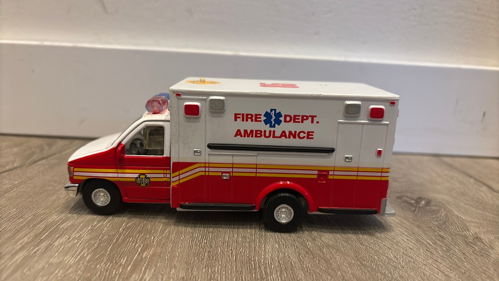 Amerikaanse ambulance, Ophalen of Verzenden, Zo goed als nieuw