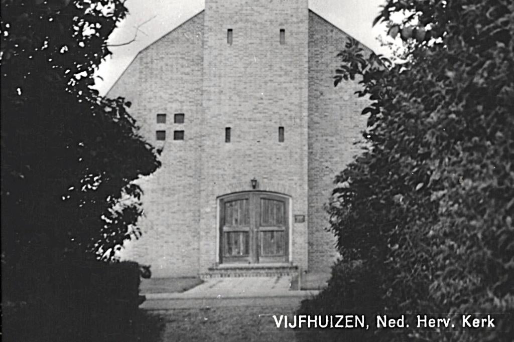 983542 Vijfhuizen NH 1966 Wederopbouw Ned Herv Kerk .Gelopen, Ophalen of Verzenden, 1960 tot 1980, Gelopen, Noord-Holland