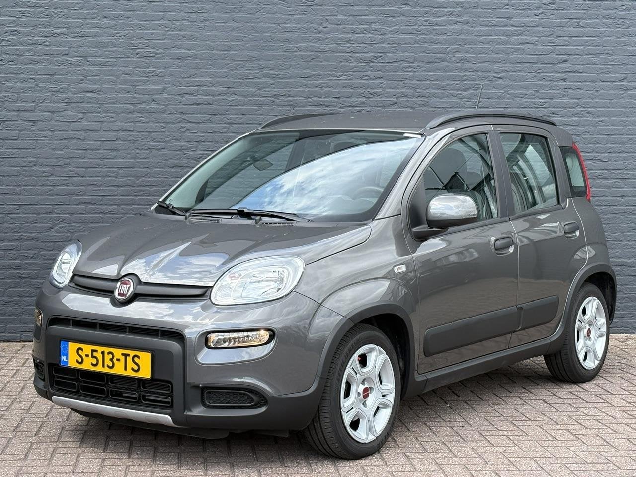 Fiat Panda 1.0 Hybrid City Life | Bluetooth | Lage kilometer, Voorwielaandrijving, Panda, Start-stop-systeem, Origineel Nederlands