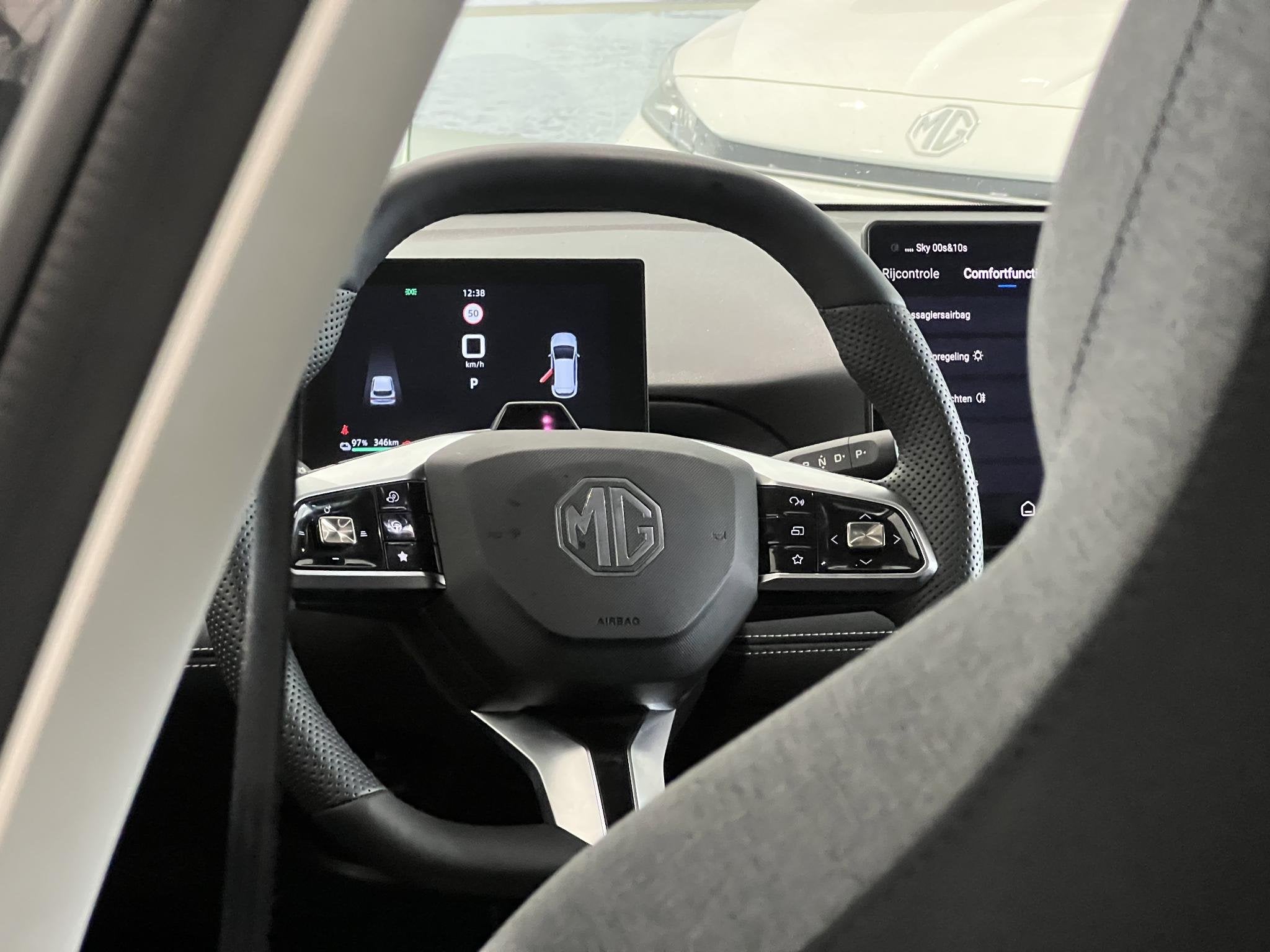 MG 4 EV Urban Premium 54 kWh | WLTP 405 KM | Nieuw Model | S, Auto's, 12 maanden, Stof, 160 pk, Zwart