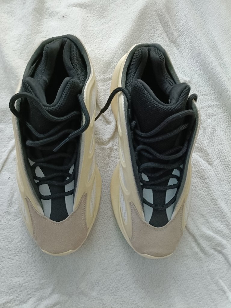 Adidas Yeezy 700 V3, Overige kleuren, Ophalen of Verzenden, Adidas, Sneakers of Gympen