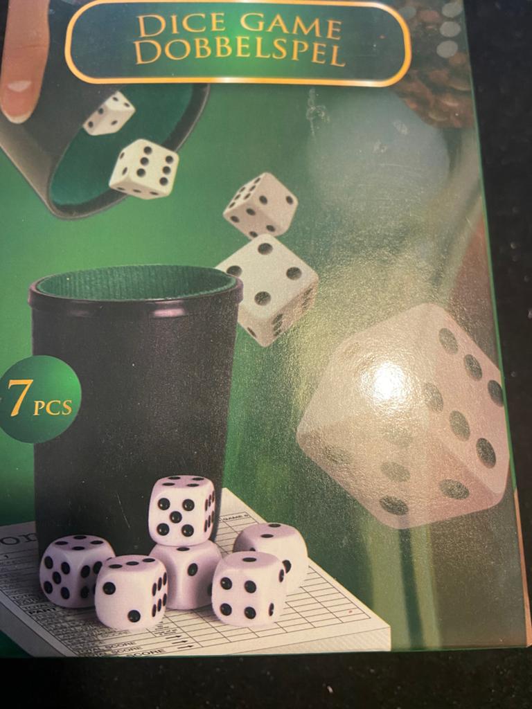 Dobbelspel voor 50 cent !!!, Hobby en Vrije tijd, Gezelschapsspellen | Overige, Drie of vier spelers, Ophalen of Verzenden, Gebruikt