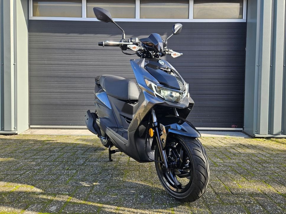 SYM JET 4 RX 4T E5 BROM BJ 2026 BRONS GREY 1834KM NIEUWSTAAT, Fietsen en Brommers, SYM, Onbekend, 49 cc, Onbekend