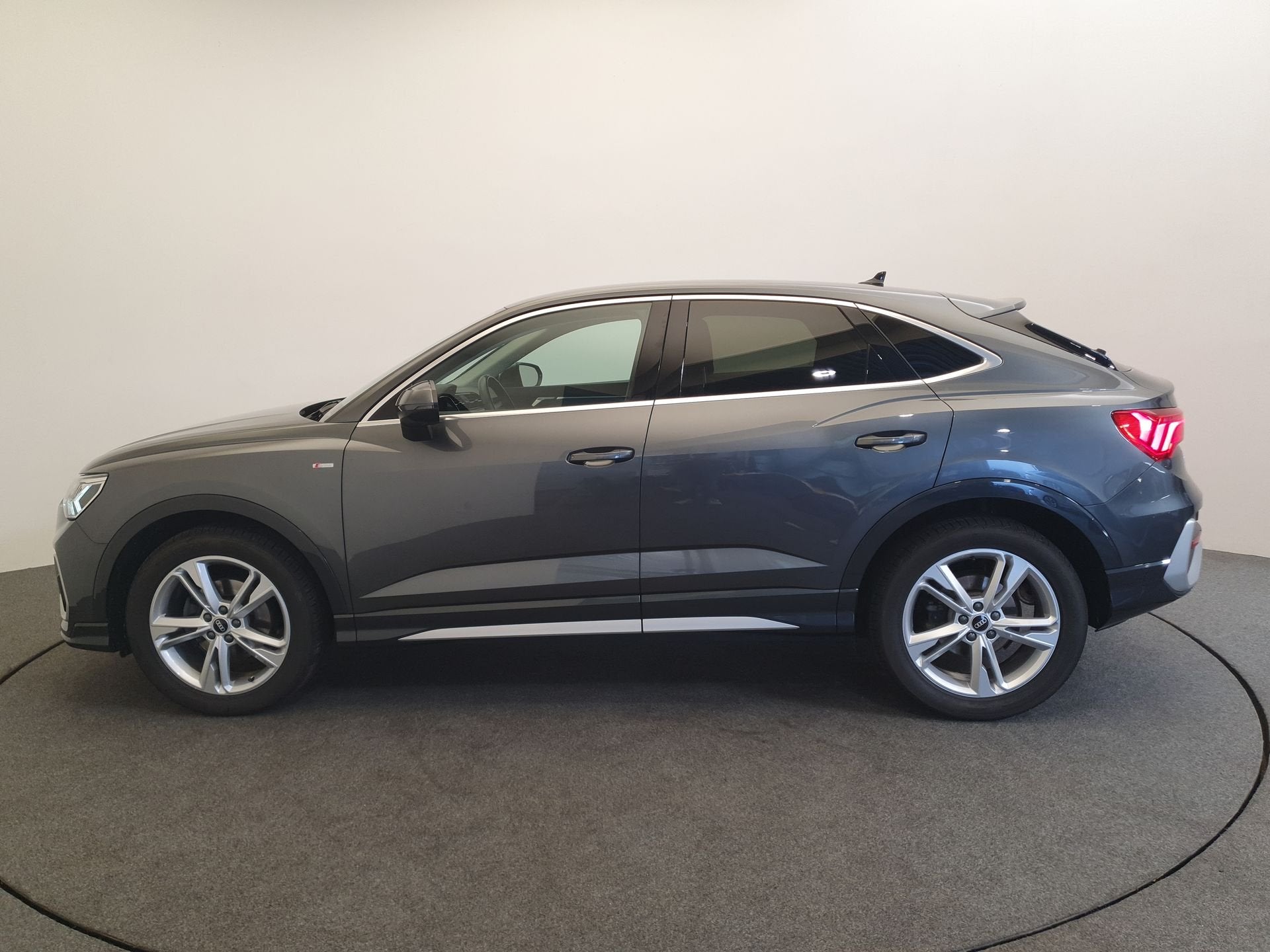 Audi Q3 Sportback 35 TFSI 150pk S-Tronic S-Line Half leder/a, Auto's, 12 maanden, 4 cilinders, 1505 kg, Bedrijf