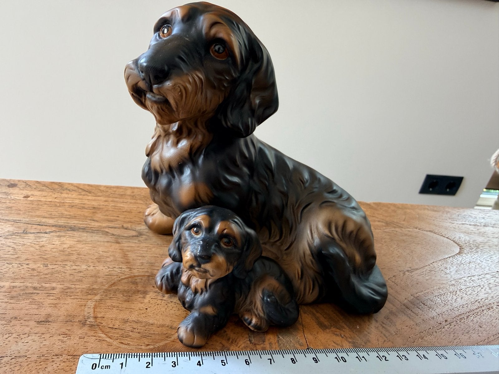 Teckel beeldje met pup - Royal Präsente handgemalt, Ophalen of Verzenden, Zo goed als nieuw, Dier