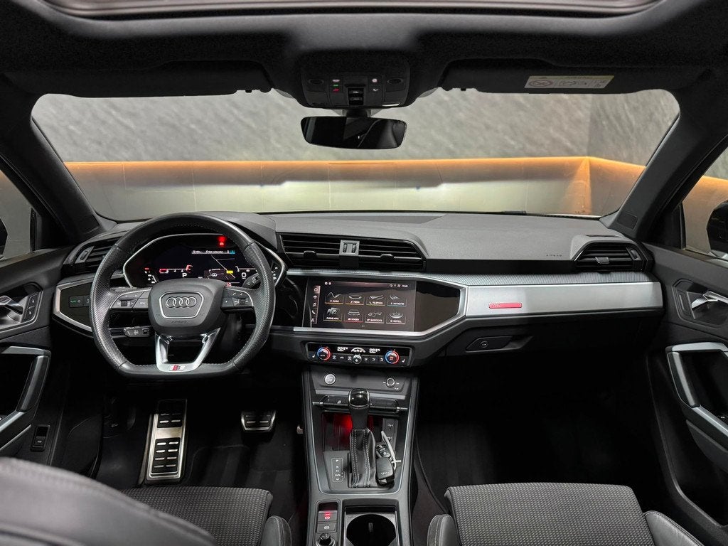 Audi Q3 35 TFSI S-Line||PANO|KEYLESS|CAM|19", Euro 6, 4 cilinders, 150 pk, Zwart