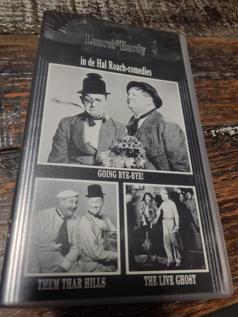 Laurel & Hardy VHS - In Dichte Staat, Cd's en Dvd's, VHS | Film, Alle leeftijden, Ophalen of Verzenden, Zo goed als nieuw, Komedie