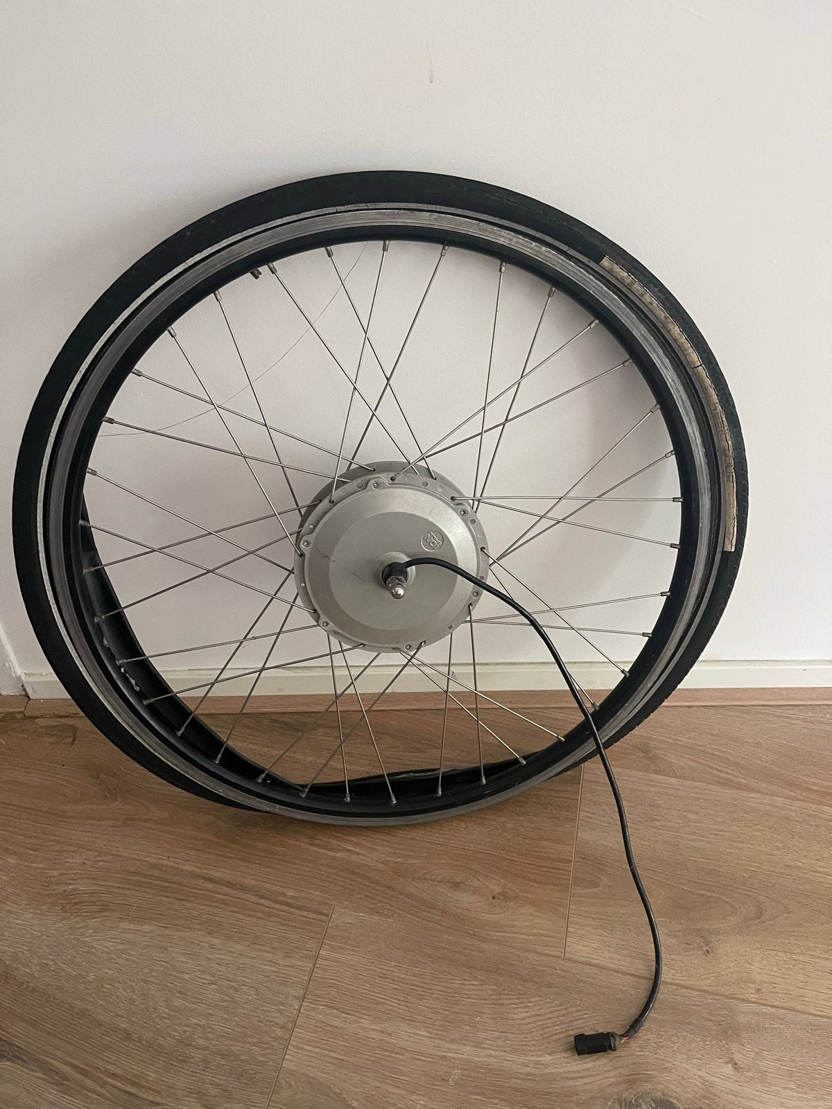 Elektrisch fietswiel met motor, 28 inch, Fietsen en Brommers, Fietsonderdelen, Gebruikt, Aluminium, Ophalen, Elektrische fiets