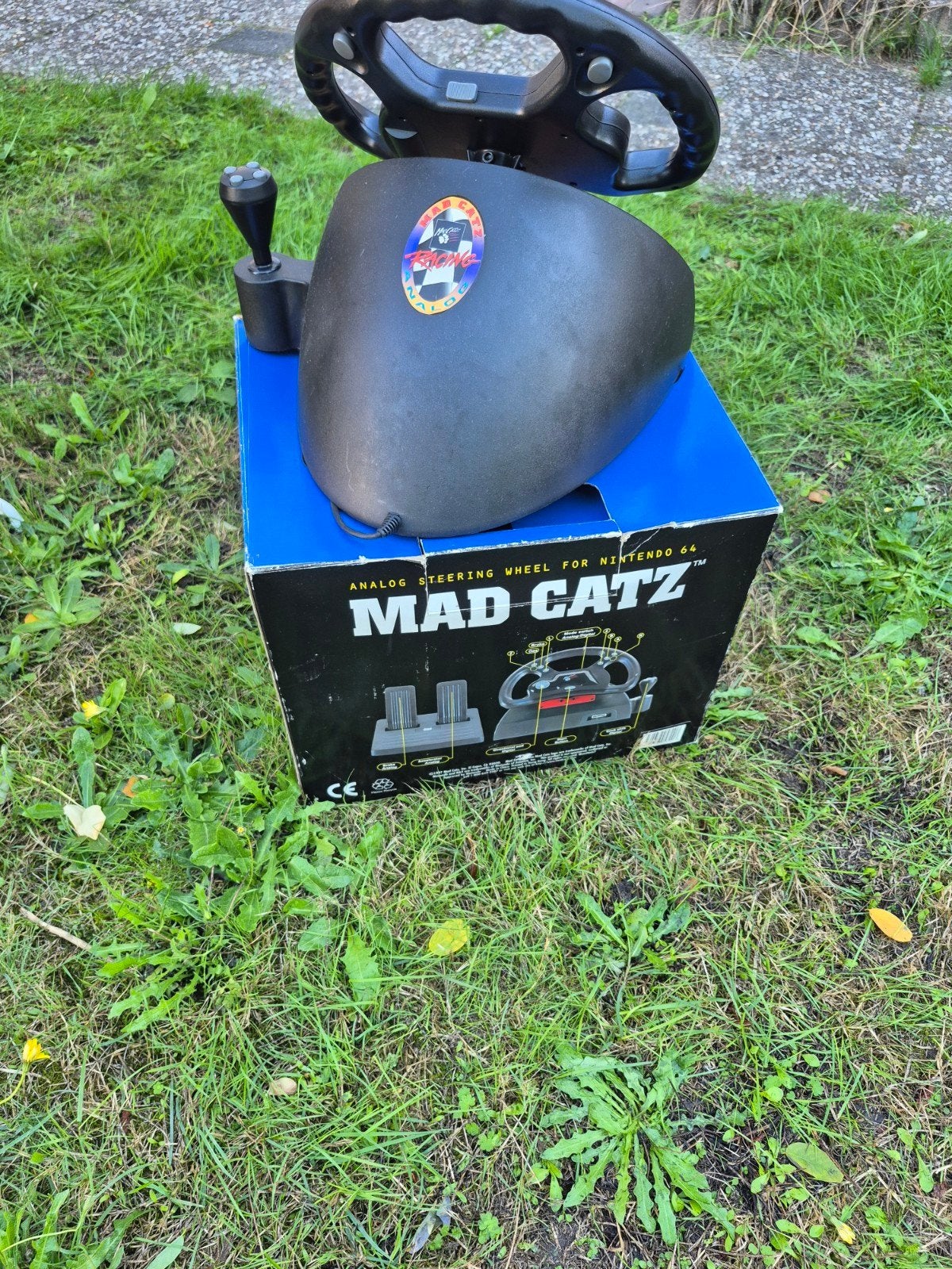 Mad Catz racestuur met pedalen voor Nintendo 64, Ophalen of Verzenden, Gebruikt, Met 1 controller
