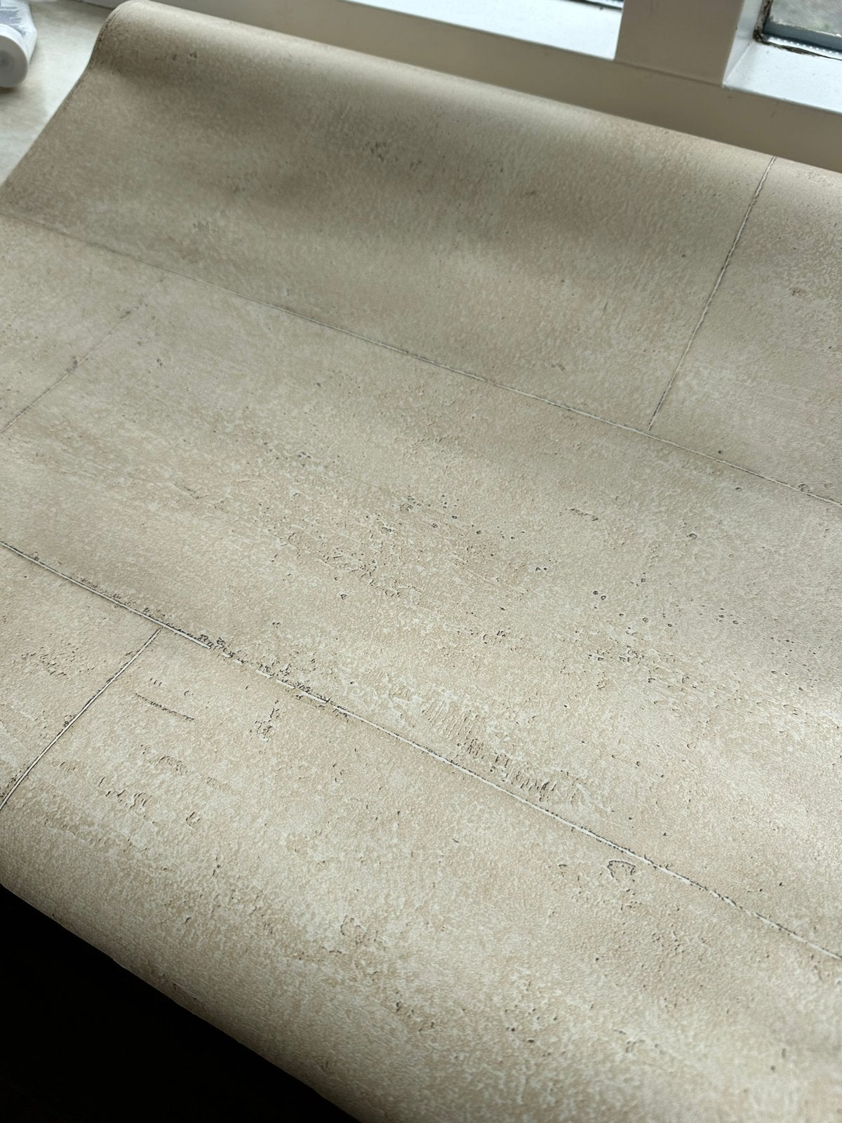 6 rollen beige vliesbehang - 5 nieuw, 1 aangebroken, Overige merken, Beige, Structuur, Ophalen of Verzenden