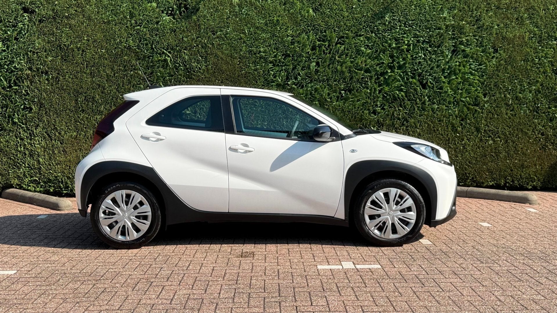 Toyota Aygo X 1.0 VVT-i MT Play | Carplay | Camera | Fabriek, Auto's, Toyota, Stof, Gebruikt, 920 kg, 4 stoelen