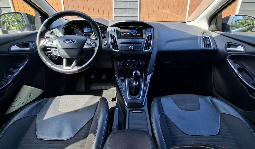 Ford FOCUS Wagon 1.5 Titanium Edition | All seasonbanden | B, Auto's, Euro 6, 4 cilinders, 150 pk, Zwart