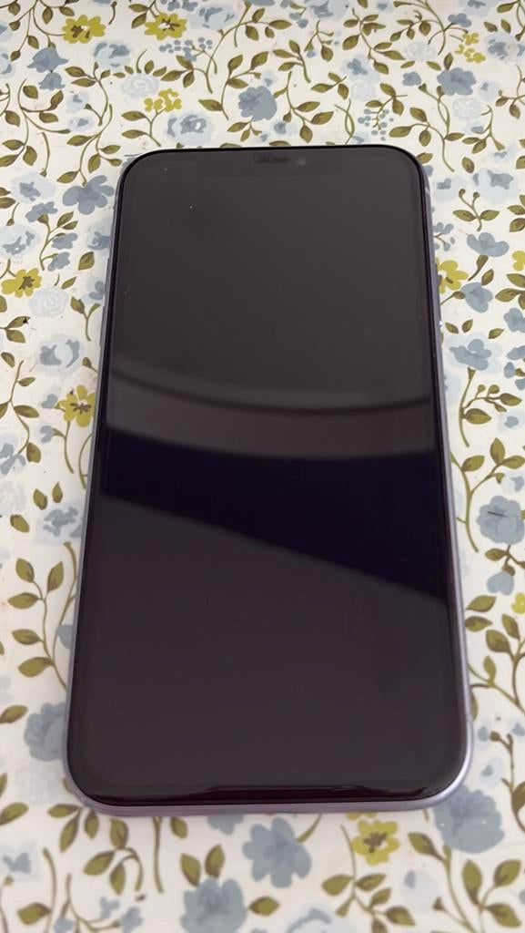 iPhone 11, Gebruikt, 73 %, Paars, 64 GB