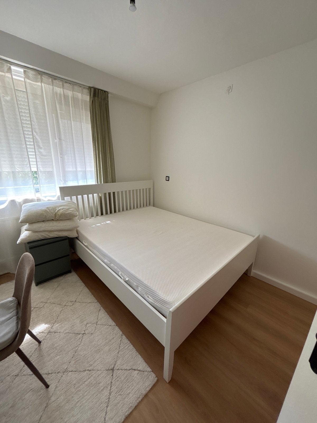 Ikea Idanäs bedframe 160x200 met Åbygda matras, Ophalen, Wit, Tweepersoons, Zo goed als nieuw