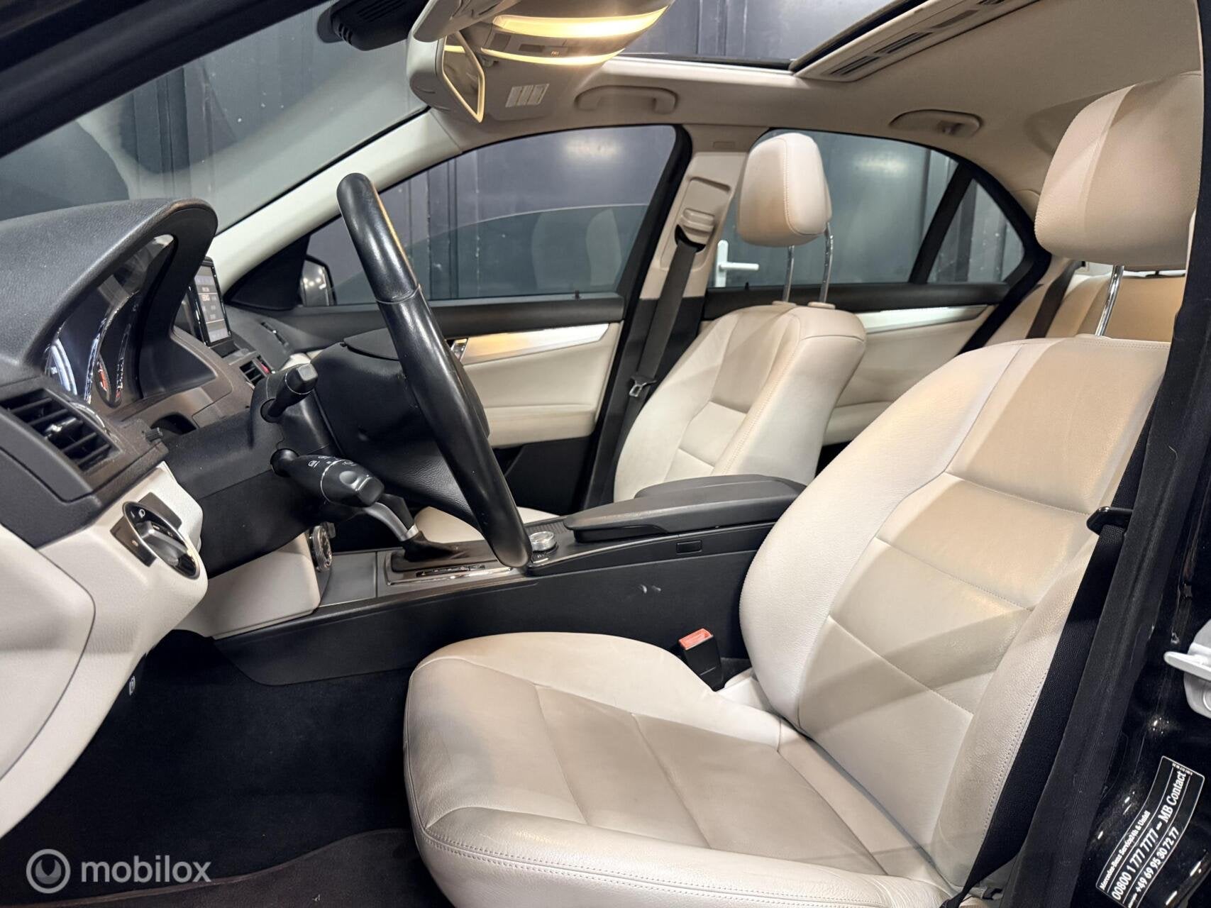 Mercedes C-klasse 350 CGI schuifdak/memory/stoelverwarming, Auto's, Automaat, Euro 5, Achterwielaandrijving, Zwart