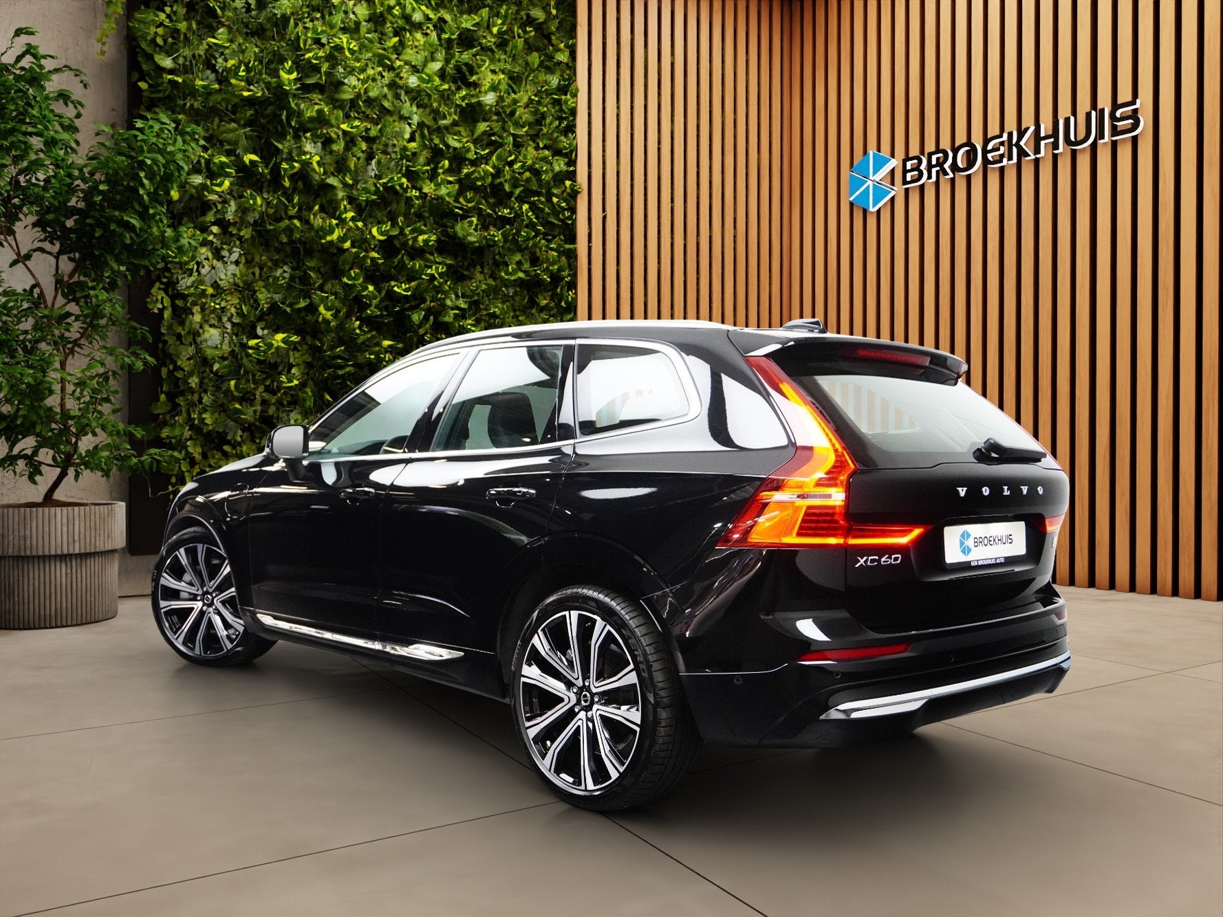 Volvo XC60 2.0 T6 Plug-in hybrid AWD Ultimate Bright, Auto's, Volvo, 12 maanden, Gebruikt, Euro 6, 4 cilinders