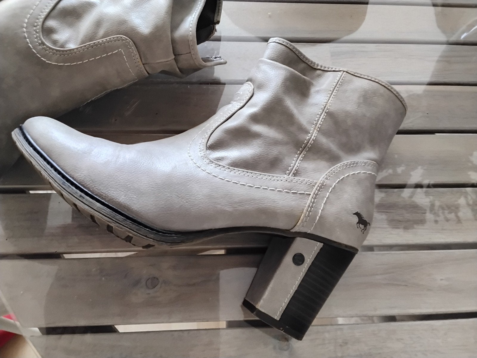 Enkellaarsje 40   15.00, Kleding | Dames, Beige, Lage of Enkellaarzen, Ophalen of Verzenden, Zo goed als nieuw