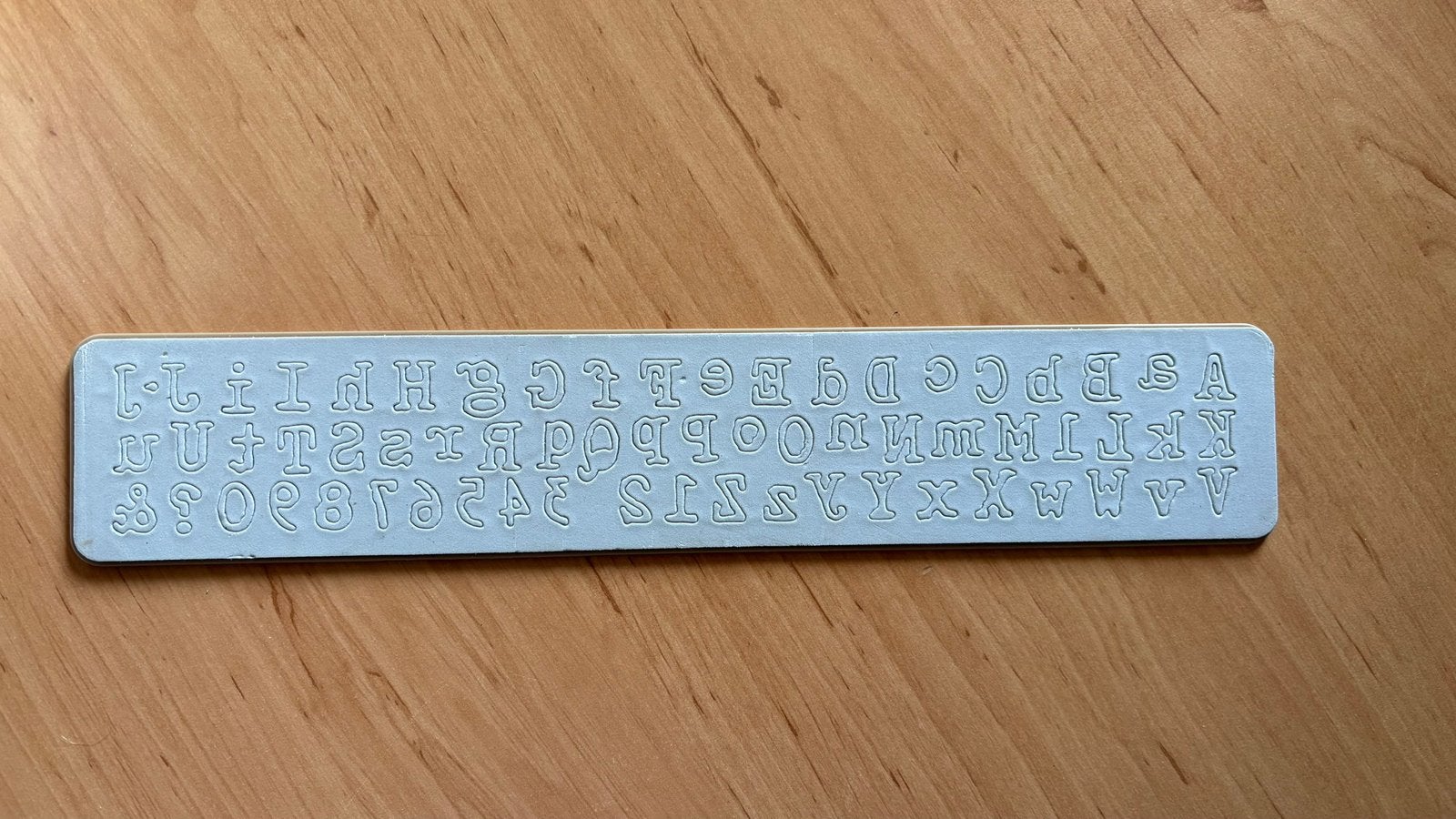 Tim Holtz stans voor de cuttlebug met letters en cijfers, Ophalen of Verzenden, Zo goed als nieuw, Plinten