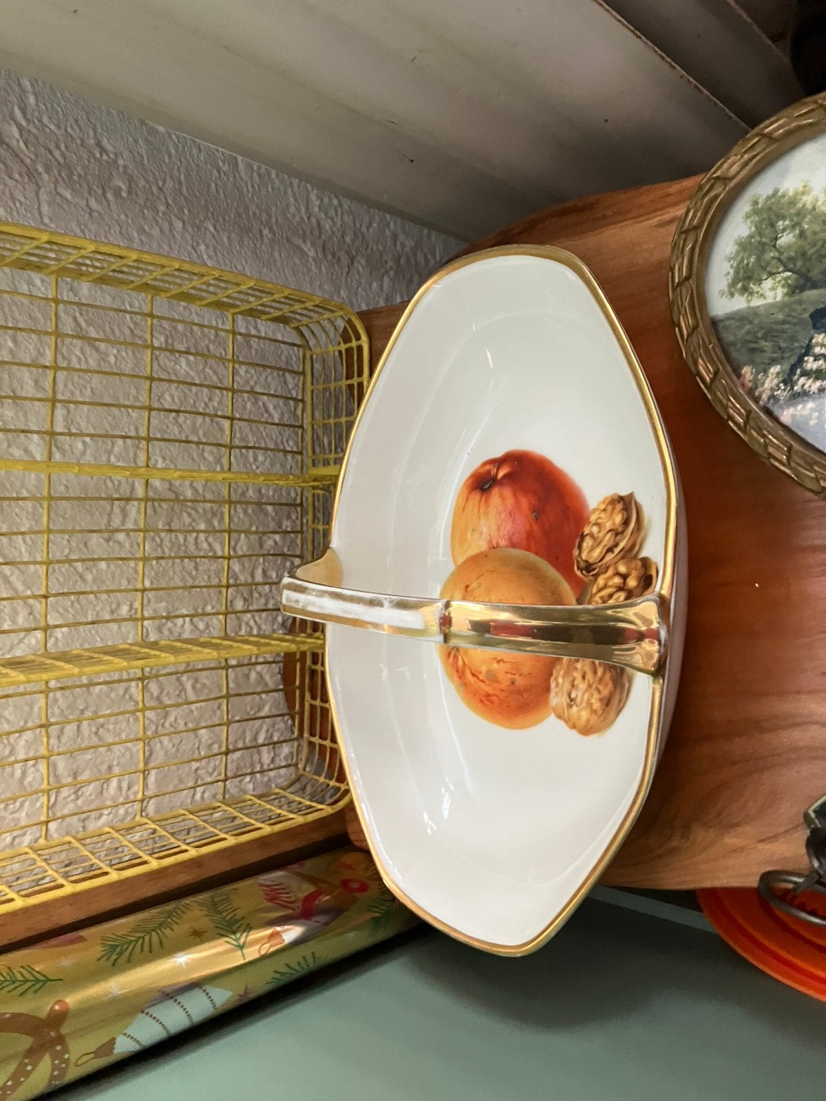 Porseleinen schaal met hengsel, Antiek en Kunst, Ophalen of Verzenden